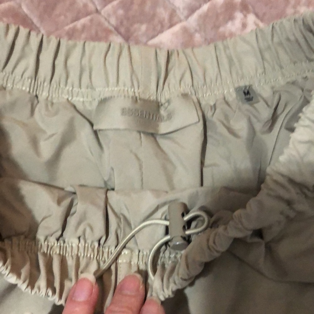 Essentials shorts - Picture 3 of 6